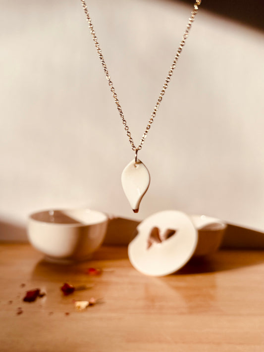 Porcelain Necklace Eleanor